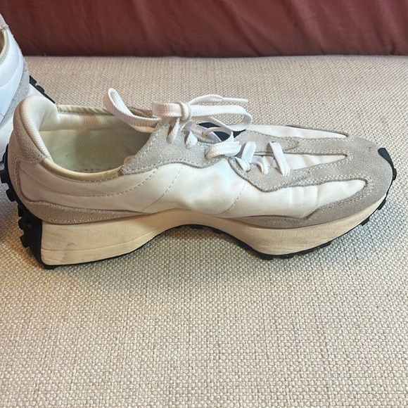 New Balance 327–read description! - Picture 2 of 11